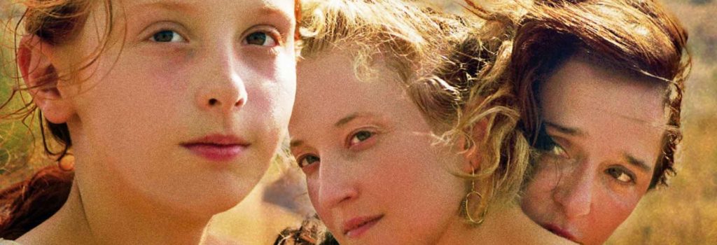 Alba Rohrwacher, Valeria Golino e la piccola interprete di "Figlia mia" di Laura Bispuri (2018)