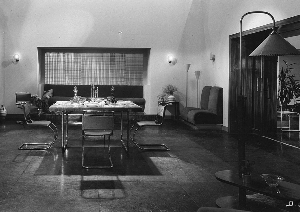La scenografia razionalista di "Due cuori Felici" di Baldassarre Negroni (1932). Foto da Archivio Fotografico del CSC