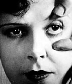 "Un chien andalou" di Luis Bunuel