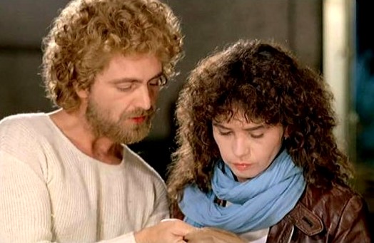 Beppe Grillo e Maria Schneider in "Cercasi Gesù" di Luigi Comencini (1982)