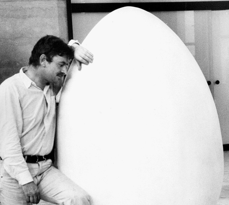 Giulio Questi sul set del suo "La morte ha fatto l'uovo" (1967)