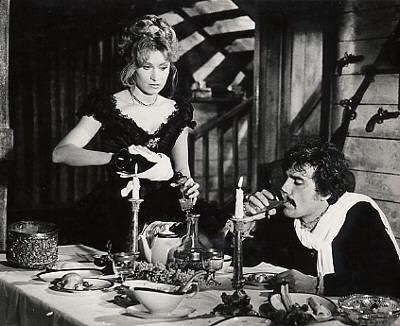 Malisa Longo e George Hilton in "El Macho" di Marcello Andrei (1977)