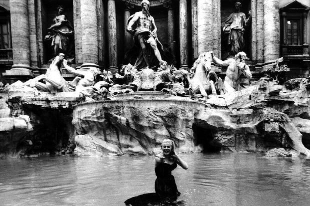 Anita Ekberg sul set de "La dolce vita"