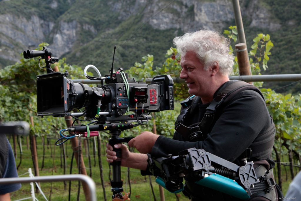 Il regista Ferdinando Vicentini Orgnani sul set del suo "Vinodentro" (2014)