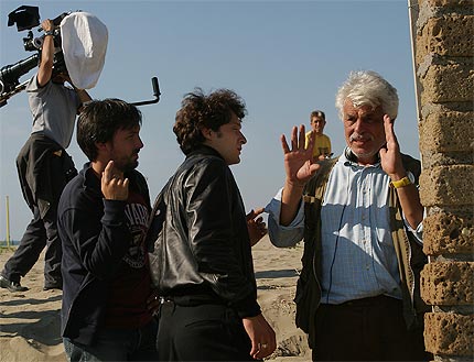 Michele Placido sul set del suo "Romanzo criminale"(2005)