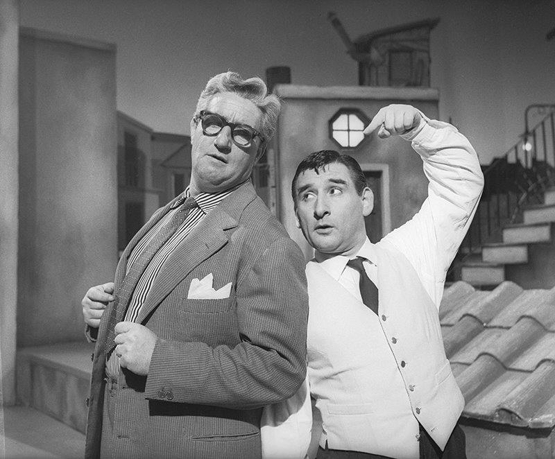 Mario Carotenuto e Renato Rascel in Come te movi, te fulmino! di Mario Mattoli (1958). Foto di Osvaldo Civirani