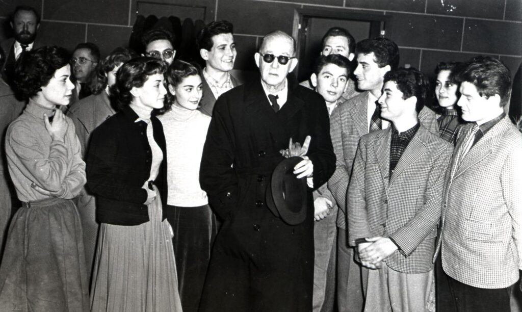 1953-John Ford al Csc (in alto a sx il produttore Alessandro Manetti, a dx Marco Guglielmi, Nando Cicero, Antonio Cifariello e Giulio Paradisi -recitazione 1953-1954)